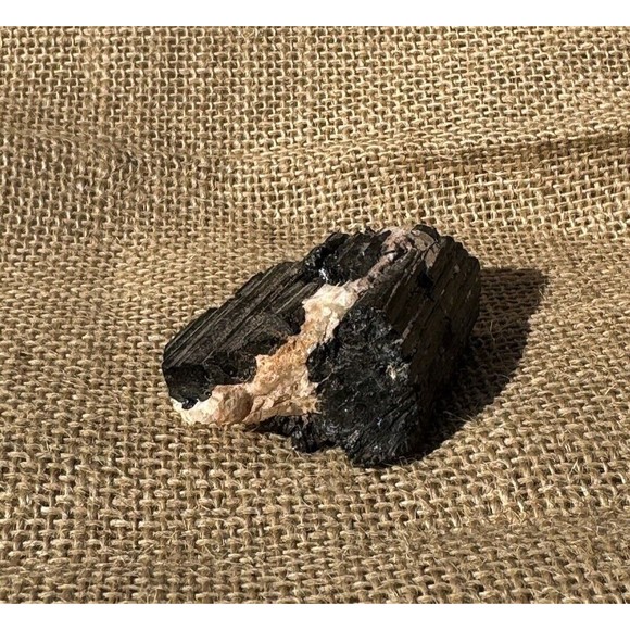 Tourmaline With Matrix 2" Raw 96g - Picture 8 of 13